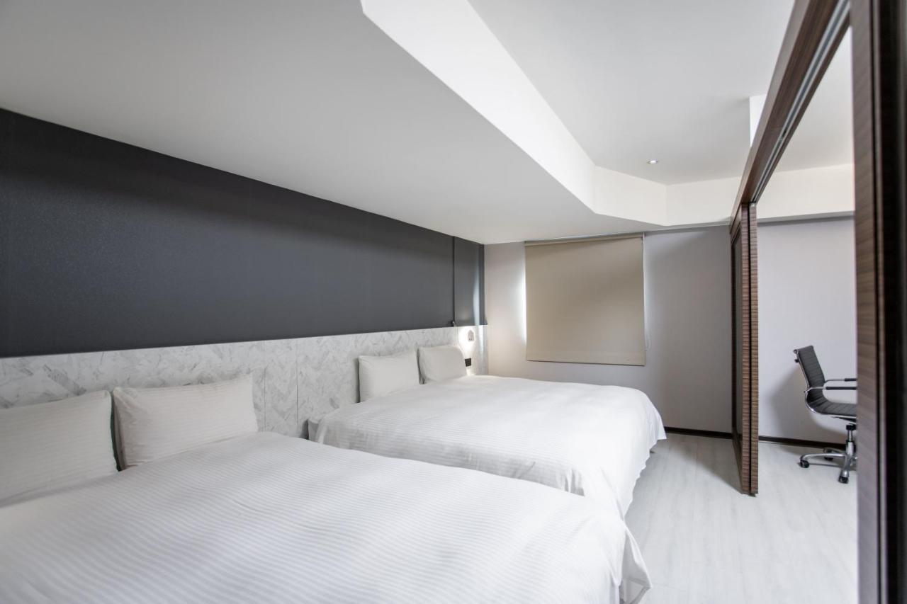 Hub Hotel - Songshan Airport Branch Тайбэй Экстерьер фото