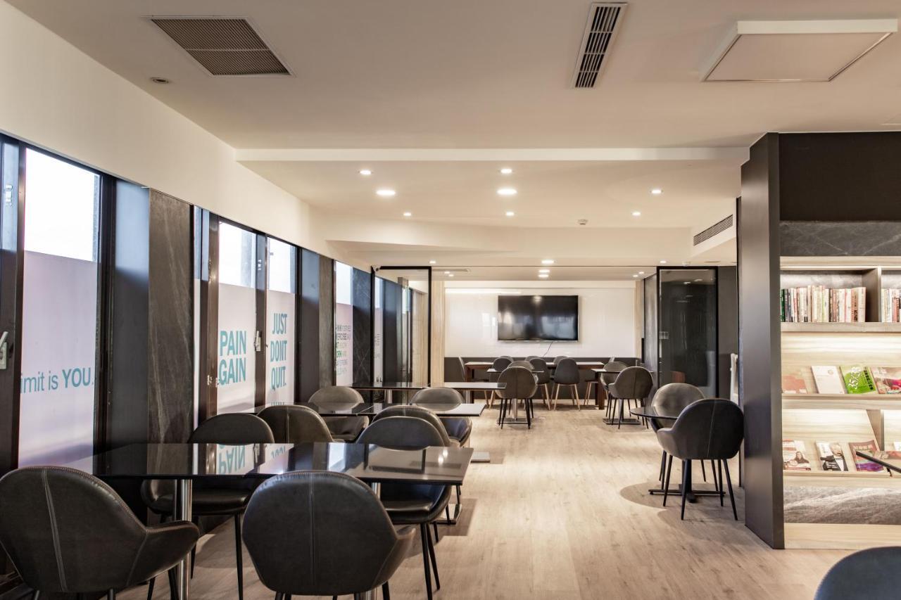 Hub Hotel - Songshan Airport Branch Тайбэй Экстерьер фото
